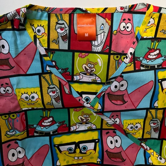 NEW SpongeBob SquarePants Scrub Top Women’s Medium~Nickelodeon Scrubs - Picture 2 of 6